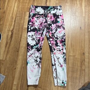 Athleta leggings size medium.
